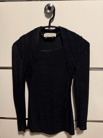 Elegantes schwarzes Langarmshirt im Vintage-Stil