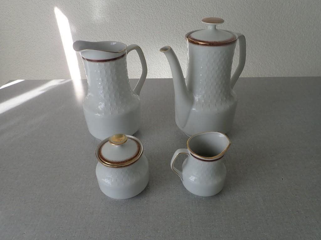 Set di piatti: 2 Kannen 1 Zuckerdose 1 Rahmkännchen – Usato da Galgenen venduto da Marc98