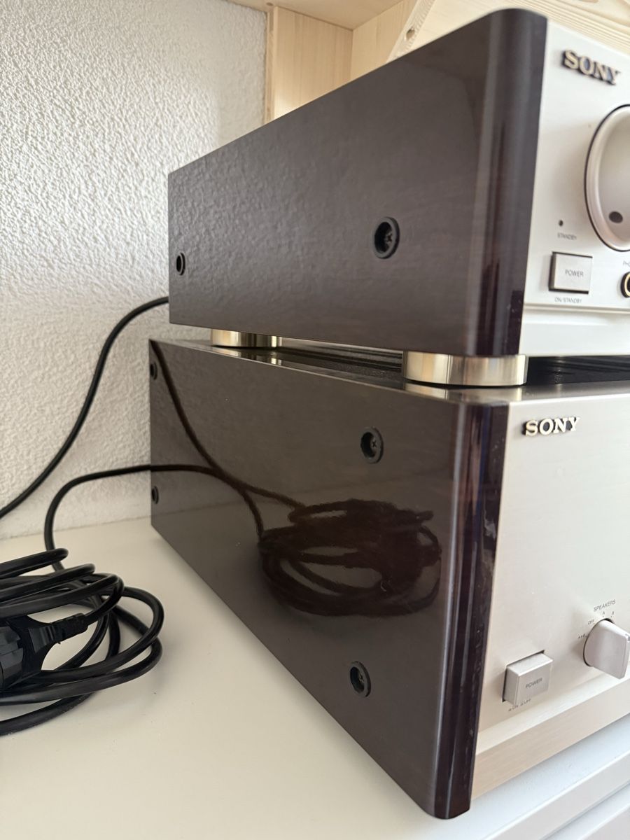 Sony Amplificatori: Sony ES Vor und Endstufe Kombi ab 1 Stutz!! – Usato da Dietikon venduto da rtech79 2