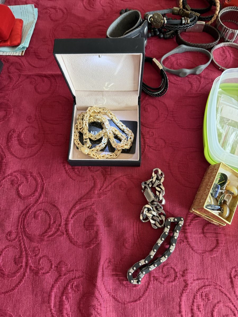 Sonstiger Schmuck: Modeschmuck-, Medaillen- und Pinssammlung – Neu (gemäss Beschreibung) aus Oensingen von jan_27hx 1