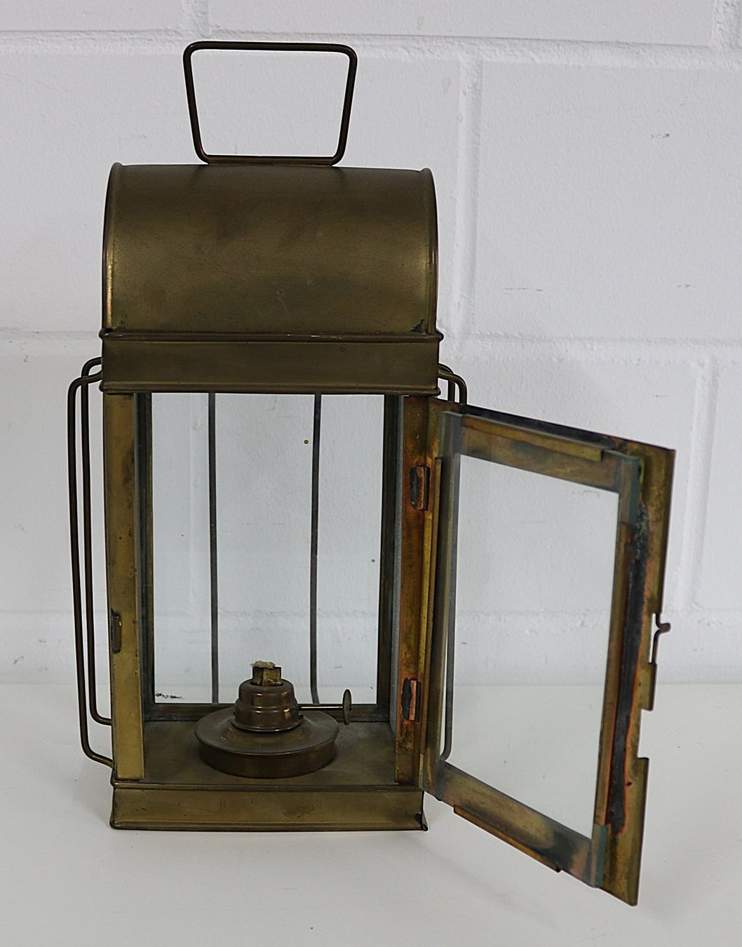 Lampes anciennes: Antike Schiffs-Laterne aus Messing – D'occasion à Volketswil par brockipfannenstil 1