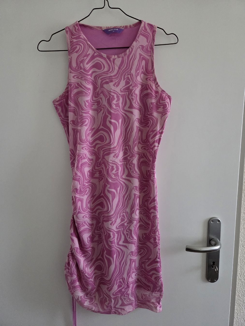 Kleider: Robe NON STOP Rose/Violet Imprimé Taille M Neuve – Neu (gemäss Beschreibung) aus Rapperswil SG von ape_m8s2