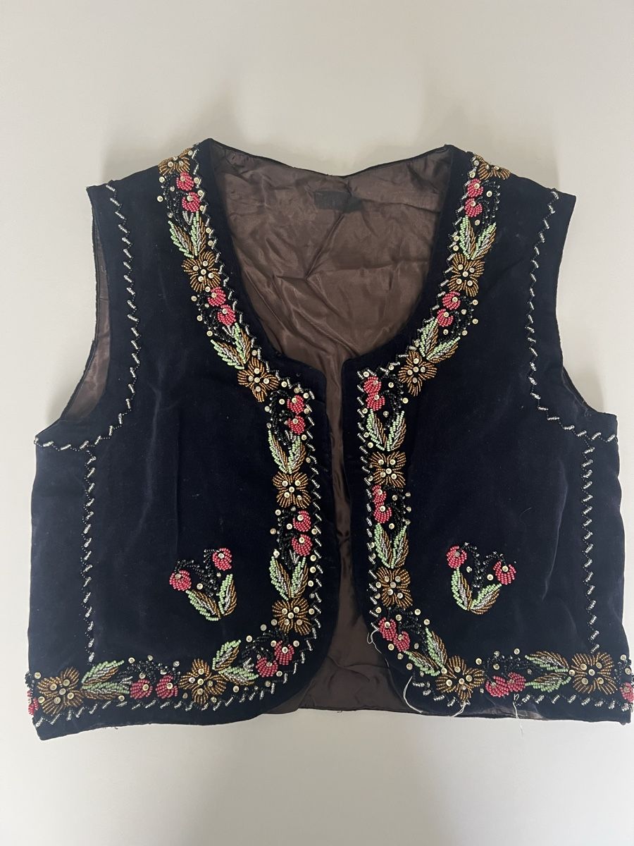 Gilets & Westen: Samtgilet perlen bestickt – Gebraucht aus winterthur von Cw5