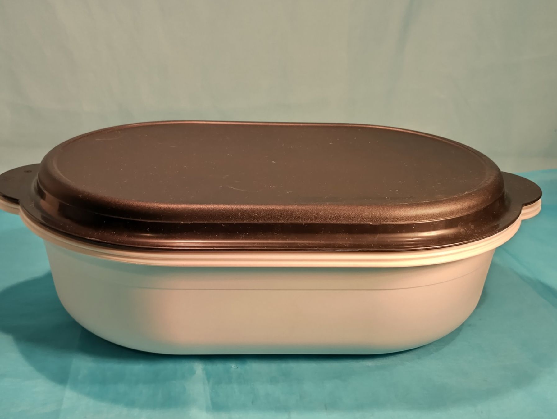 Tupperware Behälter & Ähnliches: Tupperware Ovalance mit Sieb, schwarz-weiss – Gebraucht aus Bellach von JingleCherry