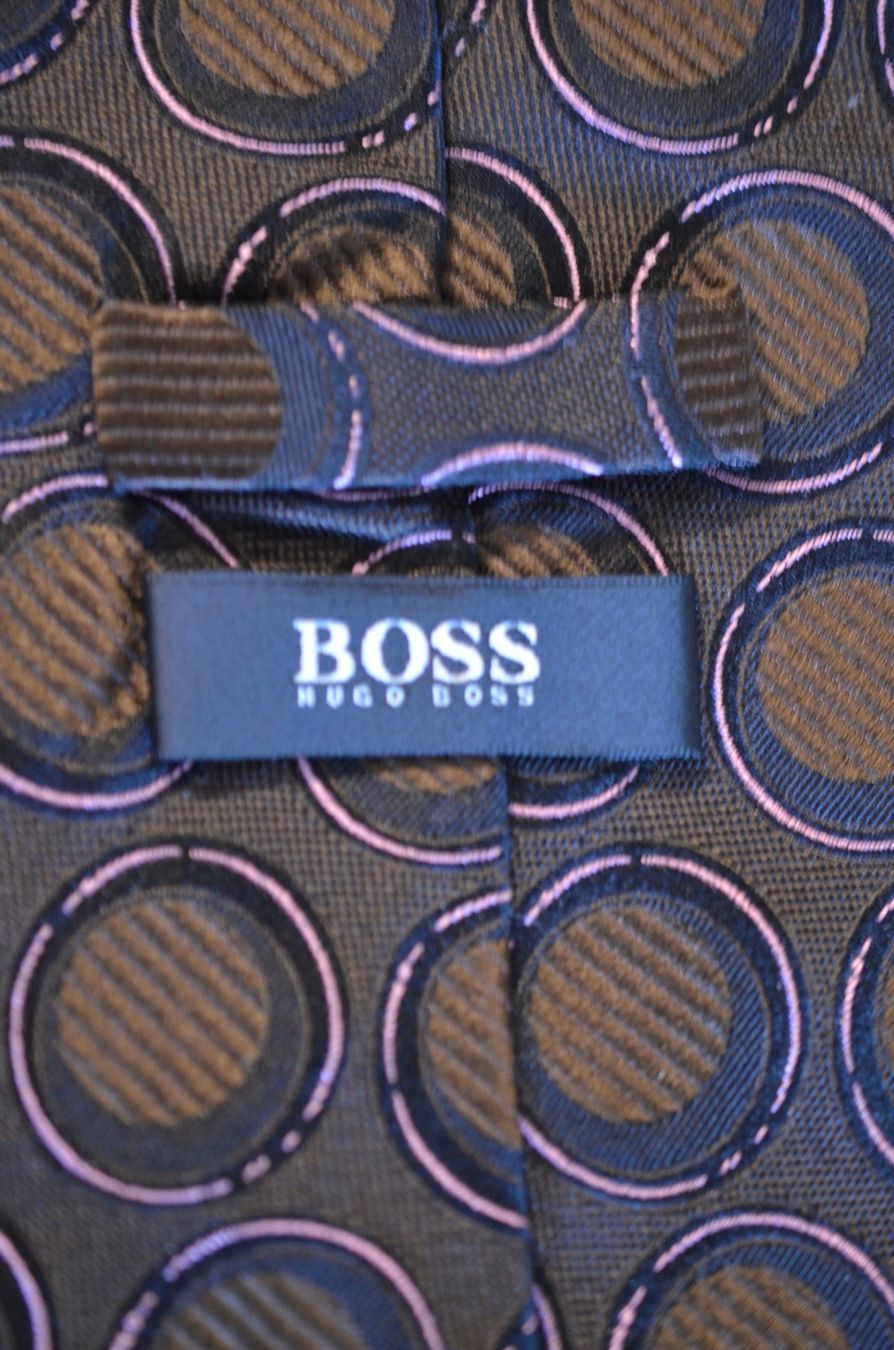 Hugo Boss Cravatte: Cravate Boss en soie 7.5x9cm – Usato da La Croix (Lutry) venduto da OMEGA07 2
