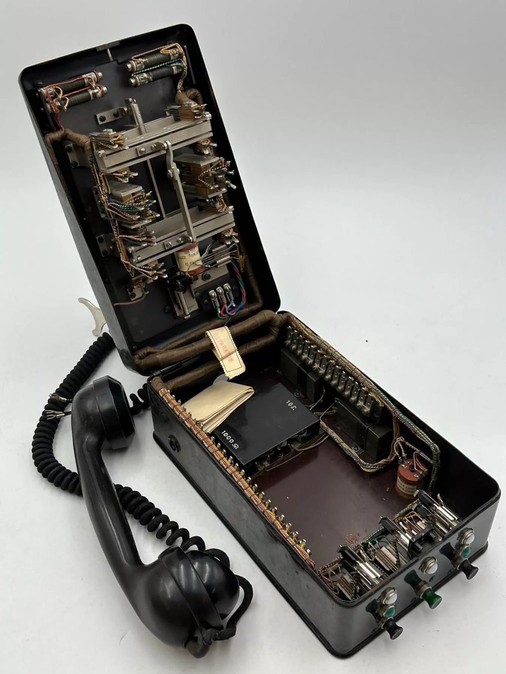 Telefoni: Antikes Telefon Vermittlungstelefon Zenith mit Schaltplan – Usato da Luzern venduto da Lager6640 7