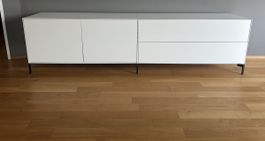 Sideboard weiss mit zwei Tueren und zwei Schubladen, guter Z