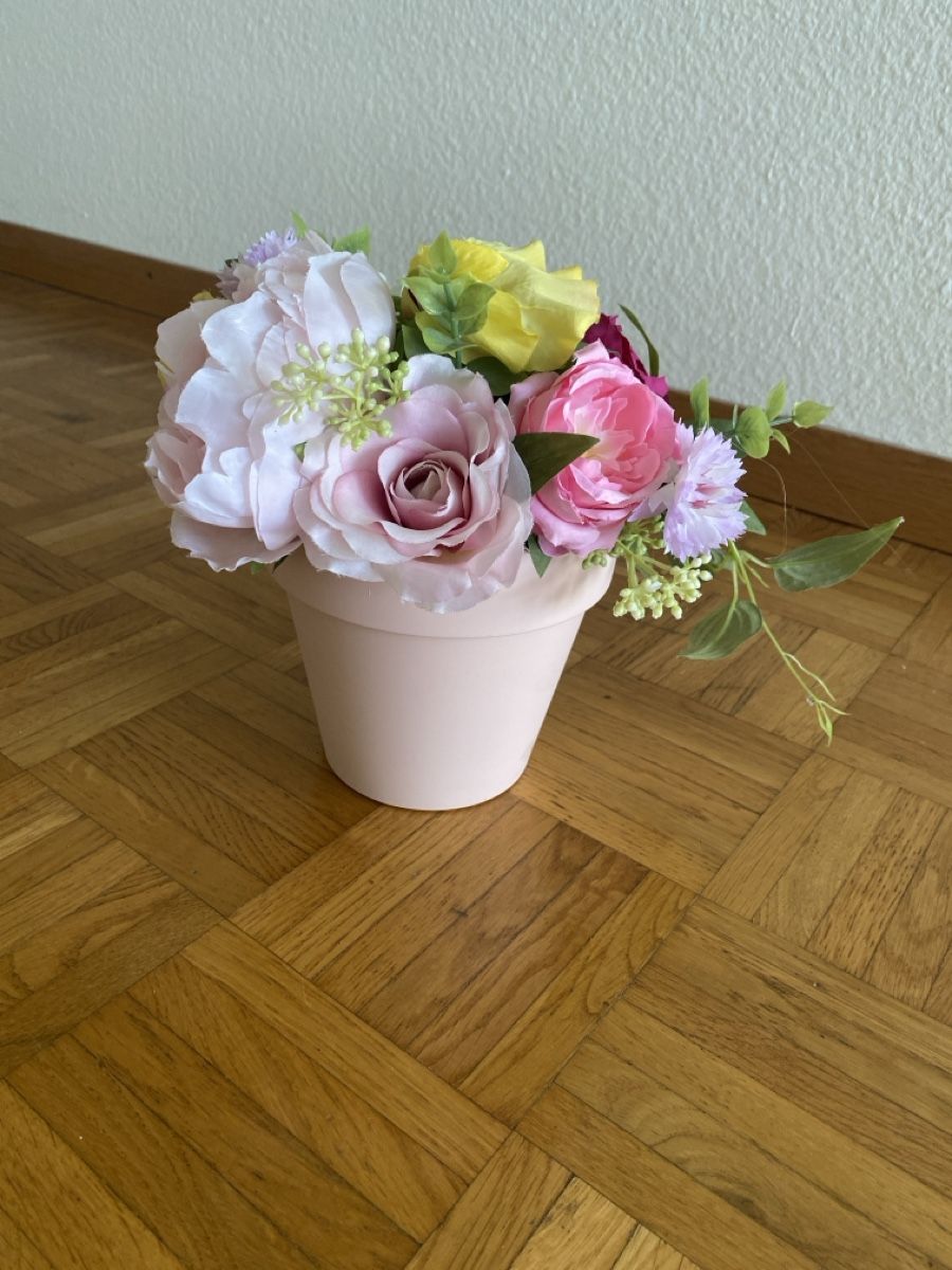 Piante & sementi: Rosa Blumentopf mit Kunstpflanzen – Usato da Neuenhof venduto da UrbanBags
