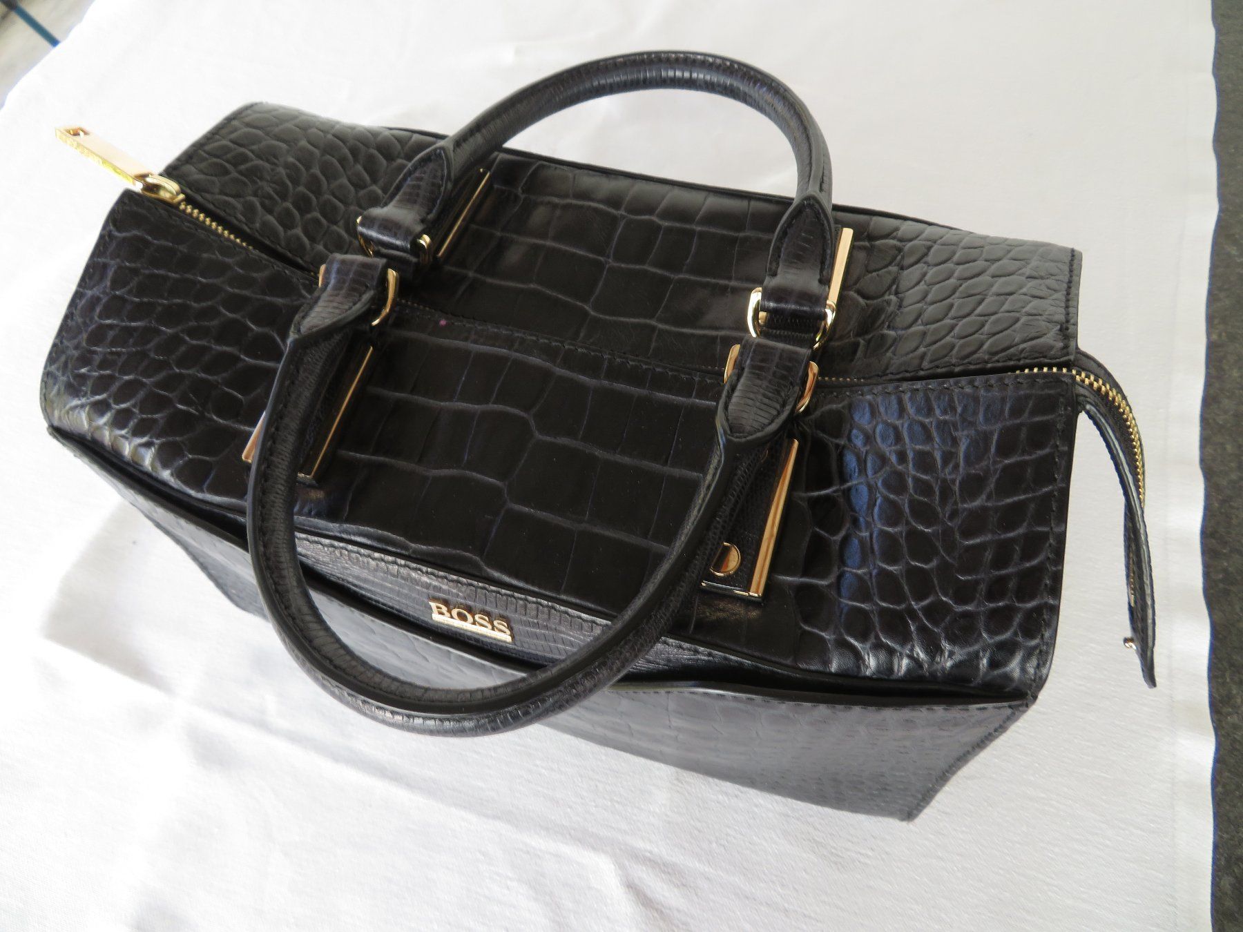 Hugo Boss Borse da donna: Handtasche Hugo Boss – Usato da Birsfelden venduto da Trogen 1