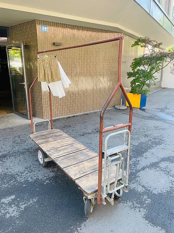 Garderobe: Industrie Wagen / Kleiderstange – Gebraucht aus Zürich von terry77terry 1