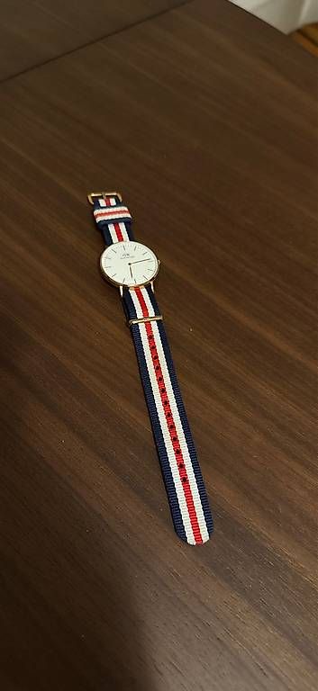 Orologi: Armbanduhr Damen, Daniel Wellington – Usato da Luzern venduto da bar_v528 1