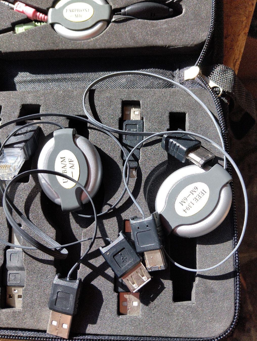 Hub & Switch: USB Hub mit Kabel und Adapter Set – Usato da Bremgarten AG venduto da danitm 2
