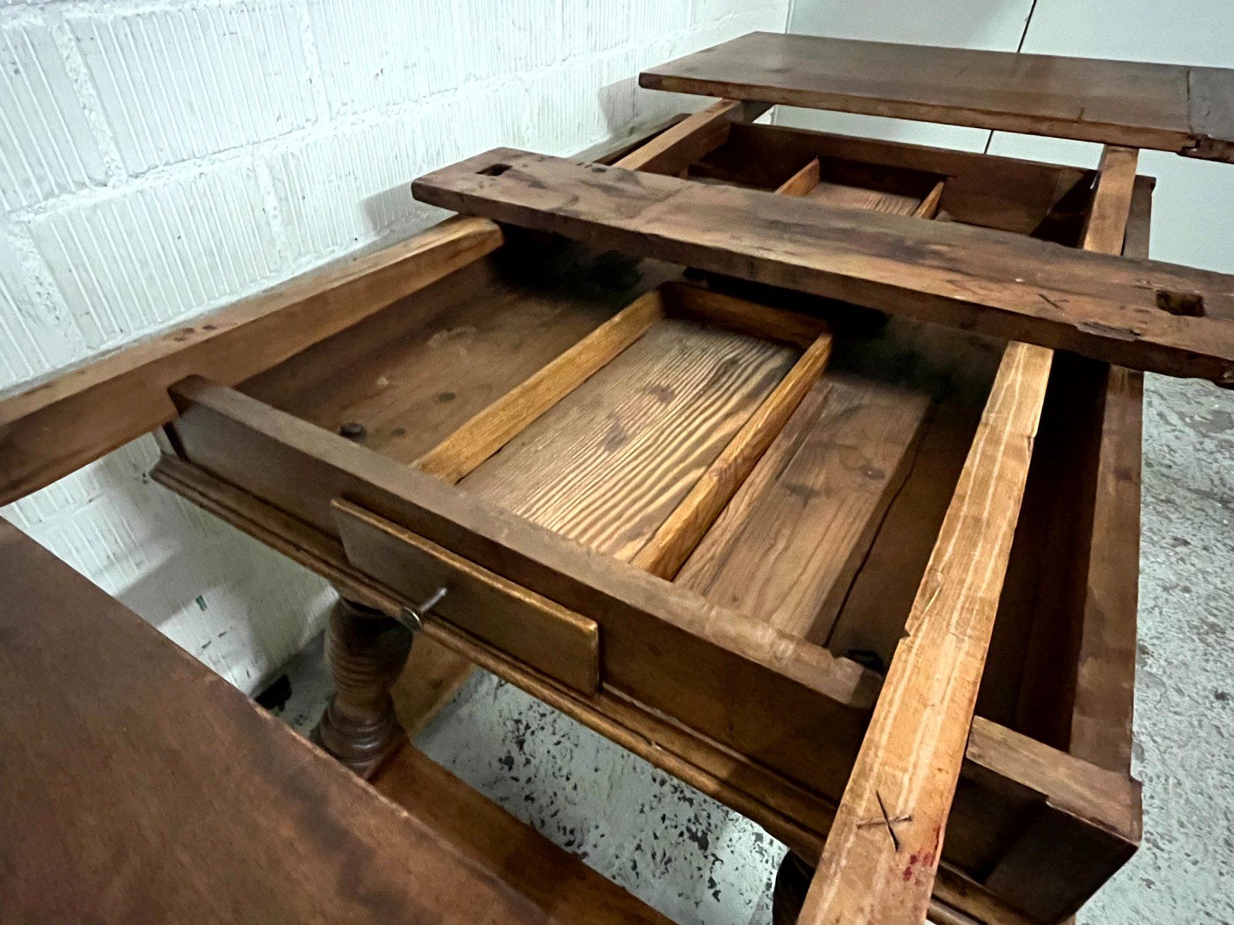 Tables: Walliser Chalet-Ausziehtisch mit Schieferplatte – D'occasion à Seftigen par tom713 6