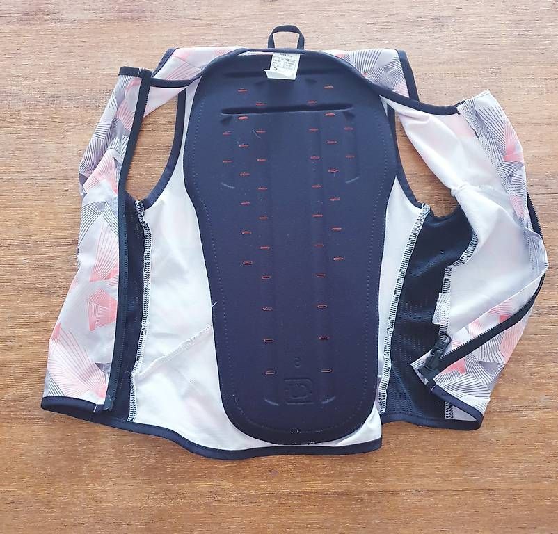Protections: Protection dorsale Decathlon – D'occasion à Colombier NE par gue_sm27 2