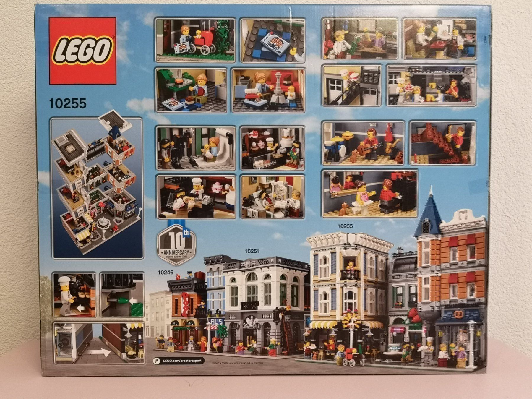 Lego Kit di costruzioni: Lego Creator 10255 Assembly Square Modular Building – Nuovo e nell'imballaggio originale da Echichens venduto da aegis0129 1