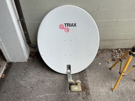 Satellitenschüssel Triax mit Stativ gebraucht