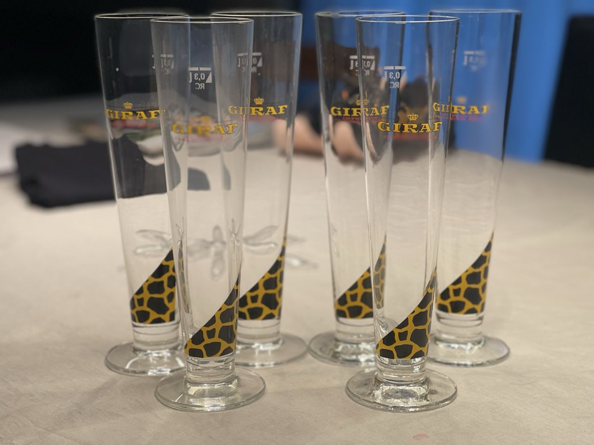 Gläser: 6 Biergläser giraf, Limited Edition – Gebraucht aus Oberhof von Hibrzel