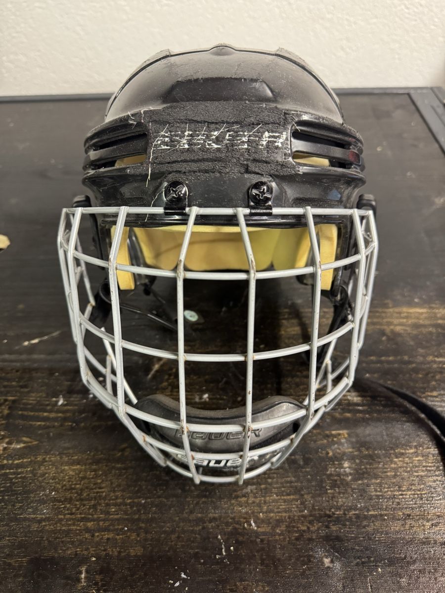 Bauer Caschi: Bauer Hockey Helm schwarz mit Gitter, Grösse M – Usato da Langenthal venduto da Ginli28