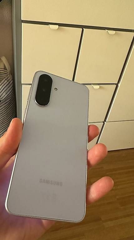 Telefoni cellulari / Smartphones: Samsung Galaxy A36 5G (13 Ladezyklen) – Usato da Stans venduto da florinesterman