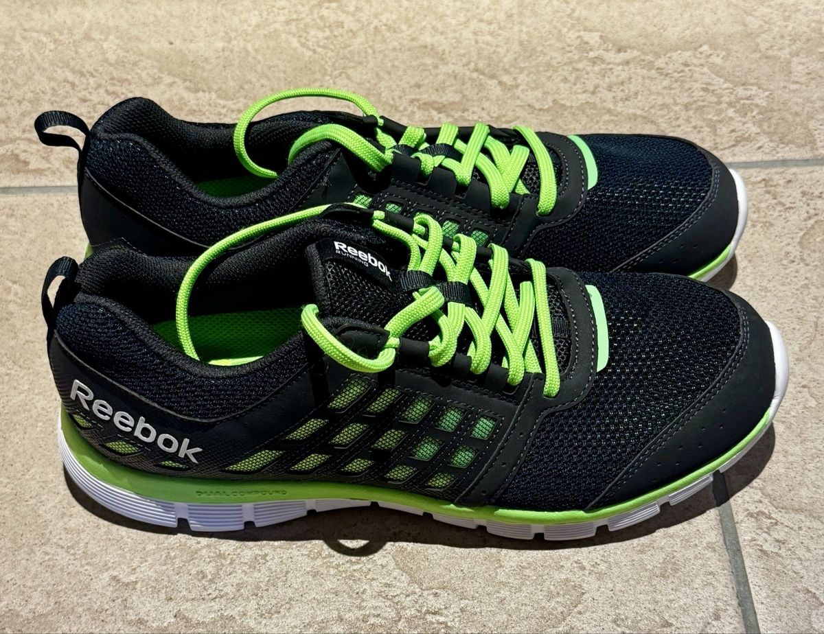 Reebok Herrenschuhe: Reebok Running Schuhe / Laufschuhe Gr. 44 – Neu (gemäss Beschreibung) aus Berg am Irchel von latustrade