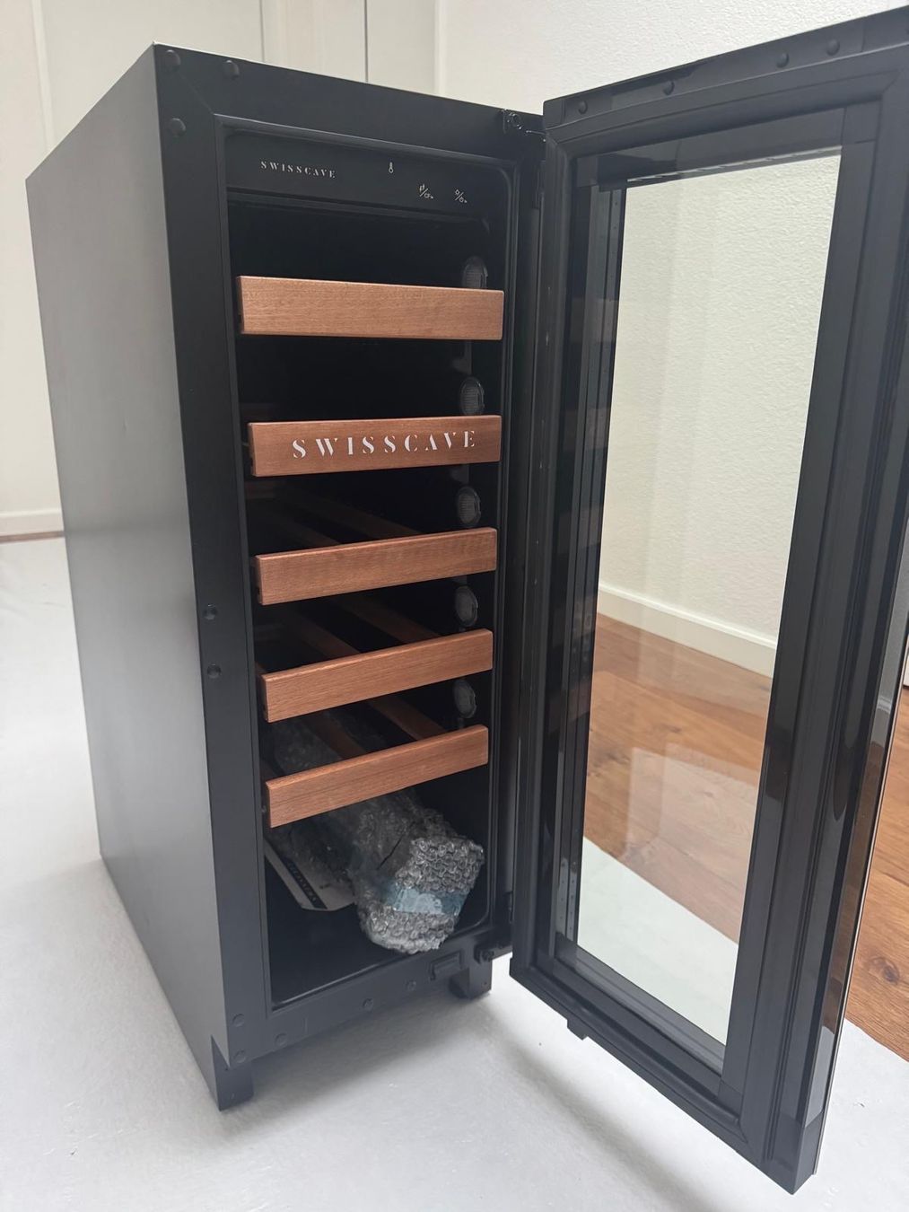 Frigoriferi: Weinkühler / Swisscave – Usato da Unteriberg venduto da wg52 6