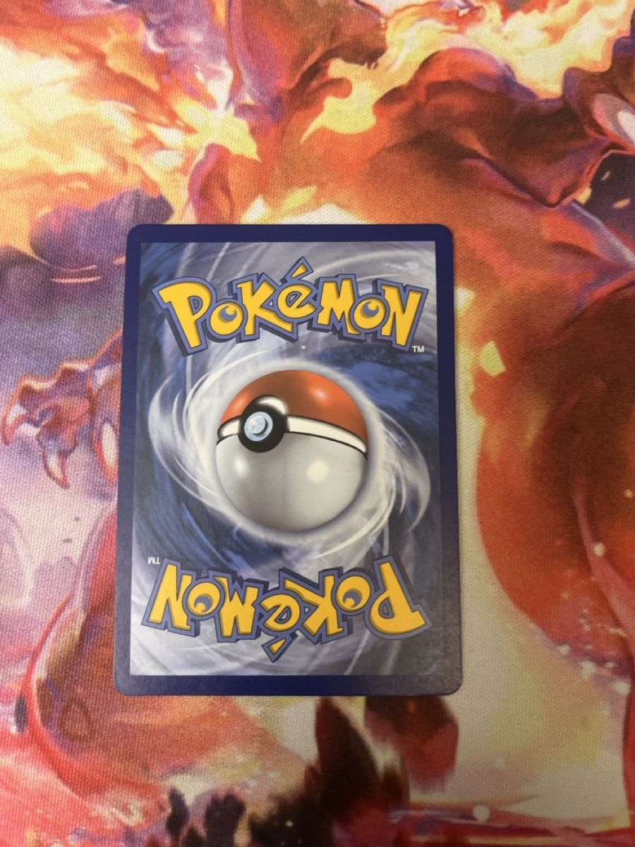 Pokémon Carte collezionabili: Sylveon V – Usato da Dübendorf venduto da LCDH55 1