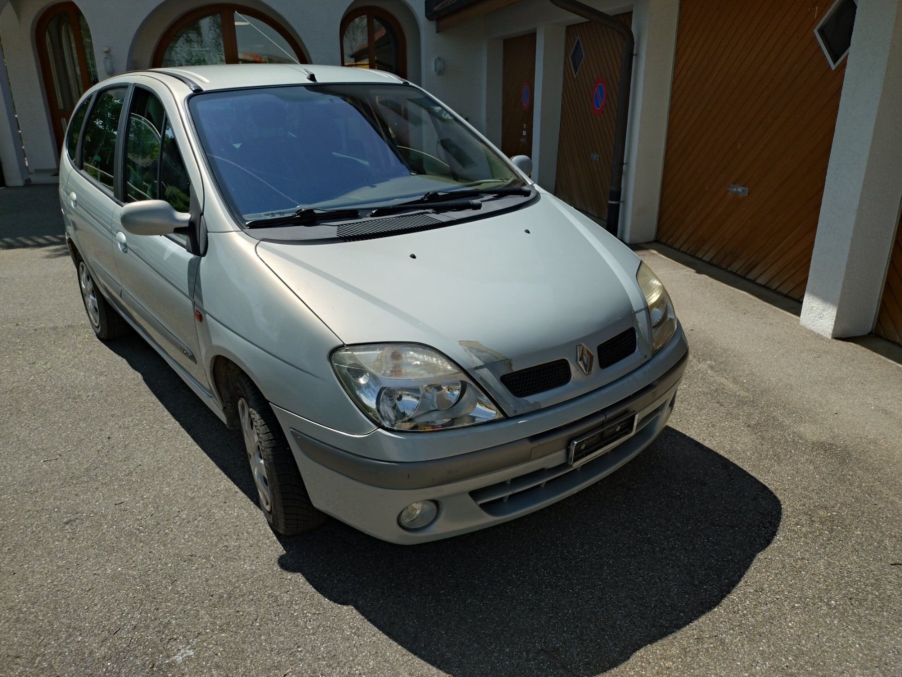 Renault Automobili: Renault Megan Senic 2.0 – Usato da Schwarzenbach SG venduto da alpechruezer 1