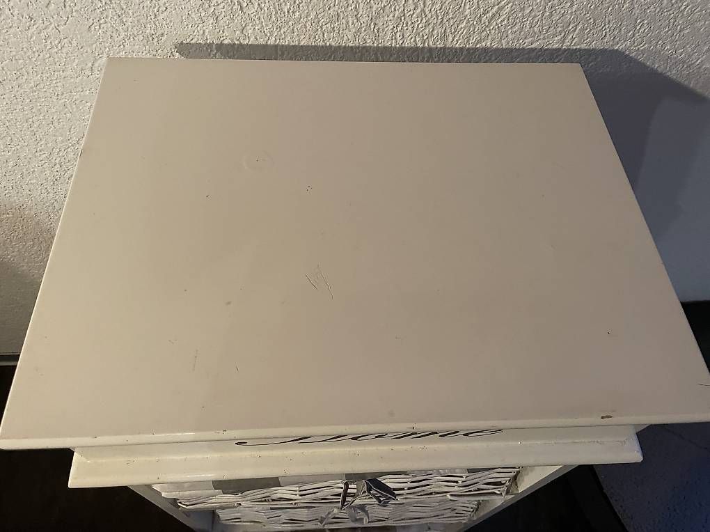 Regale: Weisses Möbeli im Landhausstil – Gebraucht aus Rüschegg Heubach von sharky81 2
