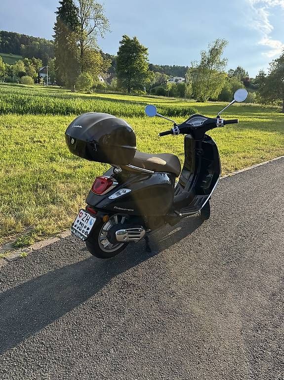 Vespa Scooter: Vespa Primavera 125 – Usato da Zürich venduto da Rim_177 1
