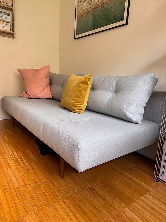 Sofas: Hellblaues Bettsofa – Gebraucht aus Zürich von printemps91 1