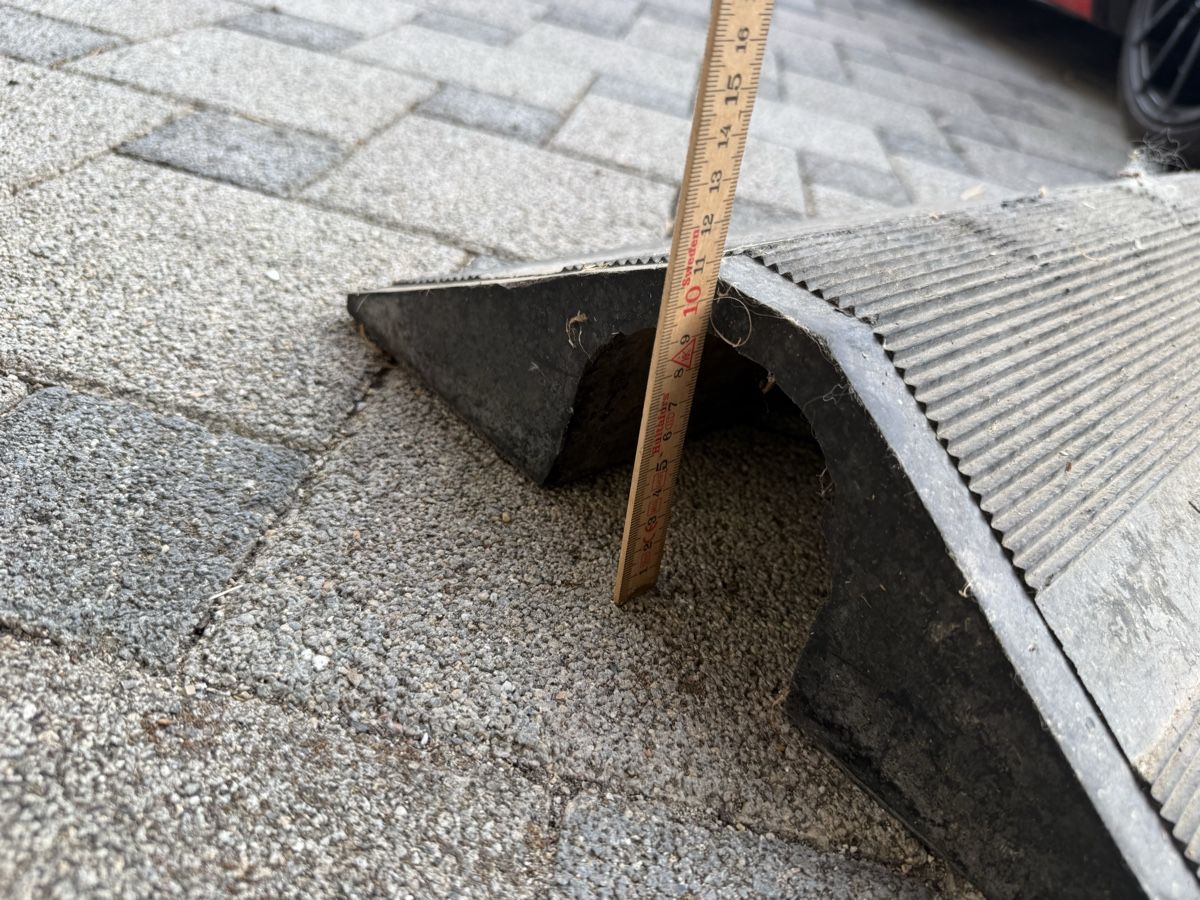 Rohre & Schläuche: Schlauchbrücke – Gebraucht aus Bennwil von Ford5600t 1