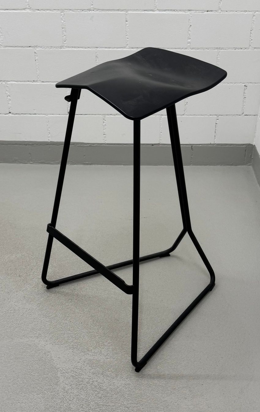 Classicon Sgabelli: ClassiCon Triton Bar Stool – Barstuhl – Usato da Würenlos venduto da Herr_Marktschreier