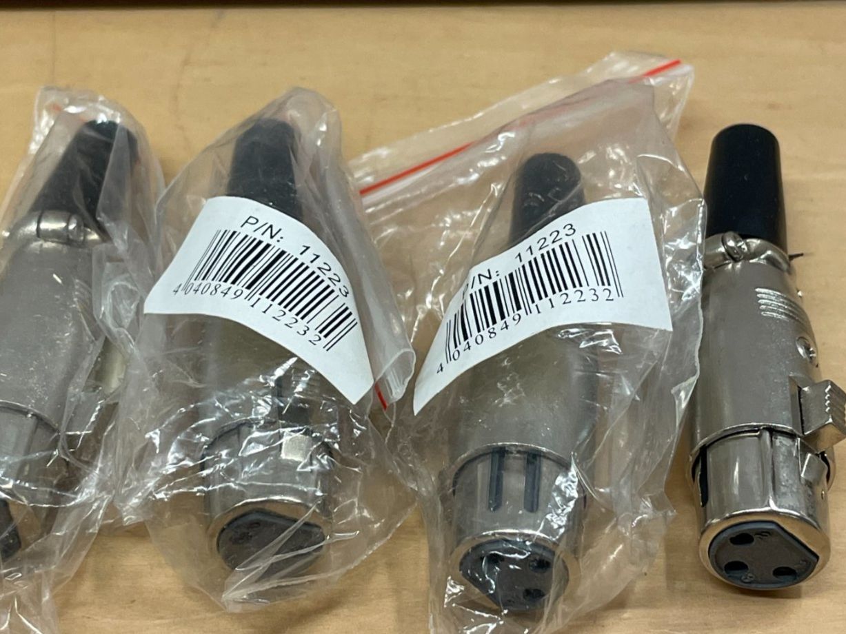 Libri: 4er Set XLR - Buchse (A152) – Nuovo (secondo la descrizione) da Däniken SO venduto da Profog1