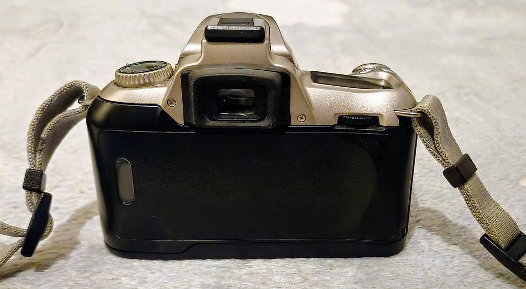 Fotocamera: Nikon F55 Spiegelreflexkamera mit Objektiv – Usato da Wängi venduto da jav_h2yq 2