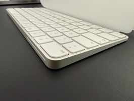 Apple Magic Keyboard Touch ID - Deutsches Layout