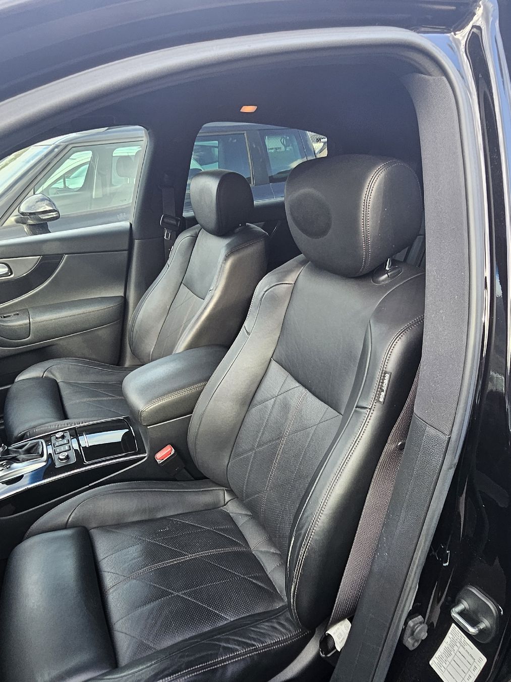 Infiniti Automobili: Infiniti QX70 3.7 S Premium AWD 320 CV – Usato da bovernier venduto da audiman1 6