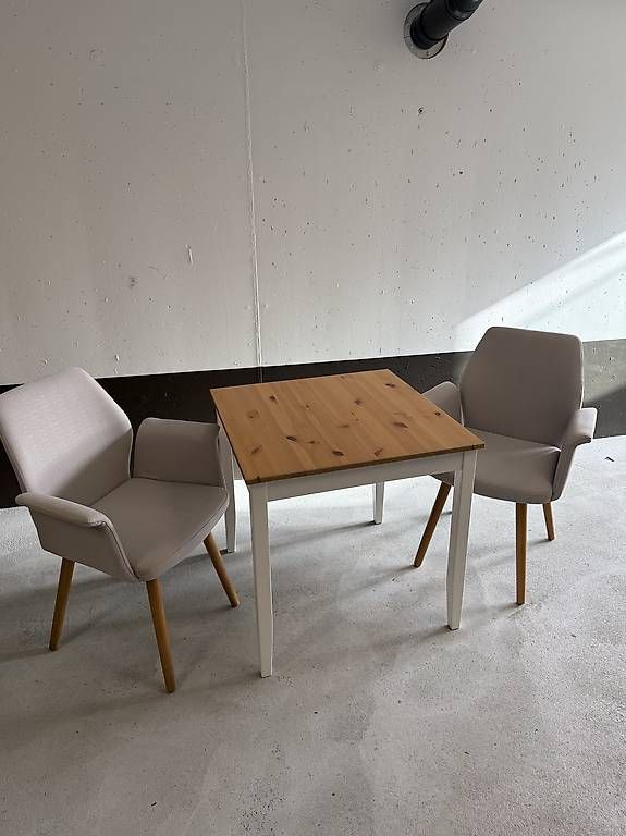 Set di tavolo e panche: Tisch und 2 Stühle – Usato da Wollerau venduto da isa_fx8n