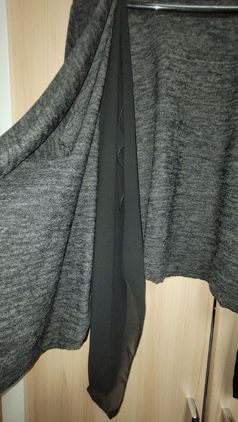Giacche: Strickjacke Gr. 38, grau – Usato da Madiswil venduto da Lentiggine 1