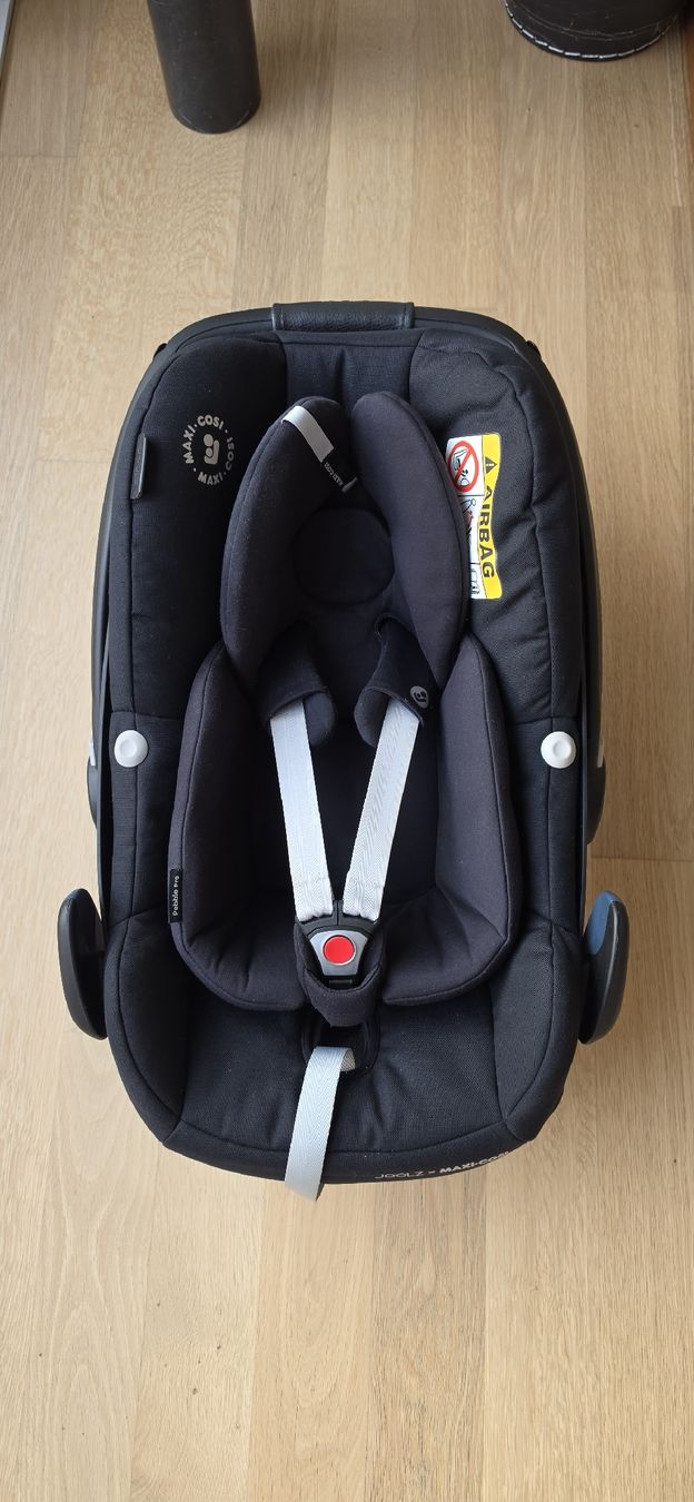 Joolz Kinderwagen: Poussette Joolz Day+ noire 2021 et accessoires – Gebraucht aus Bulle von Orpha17 8