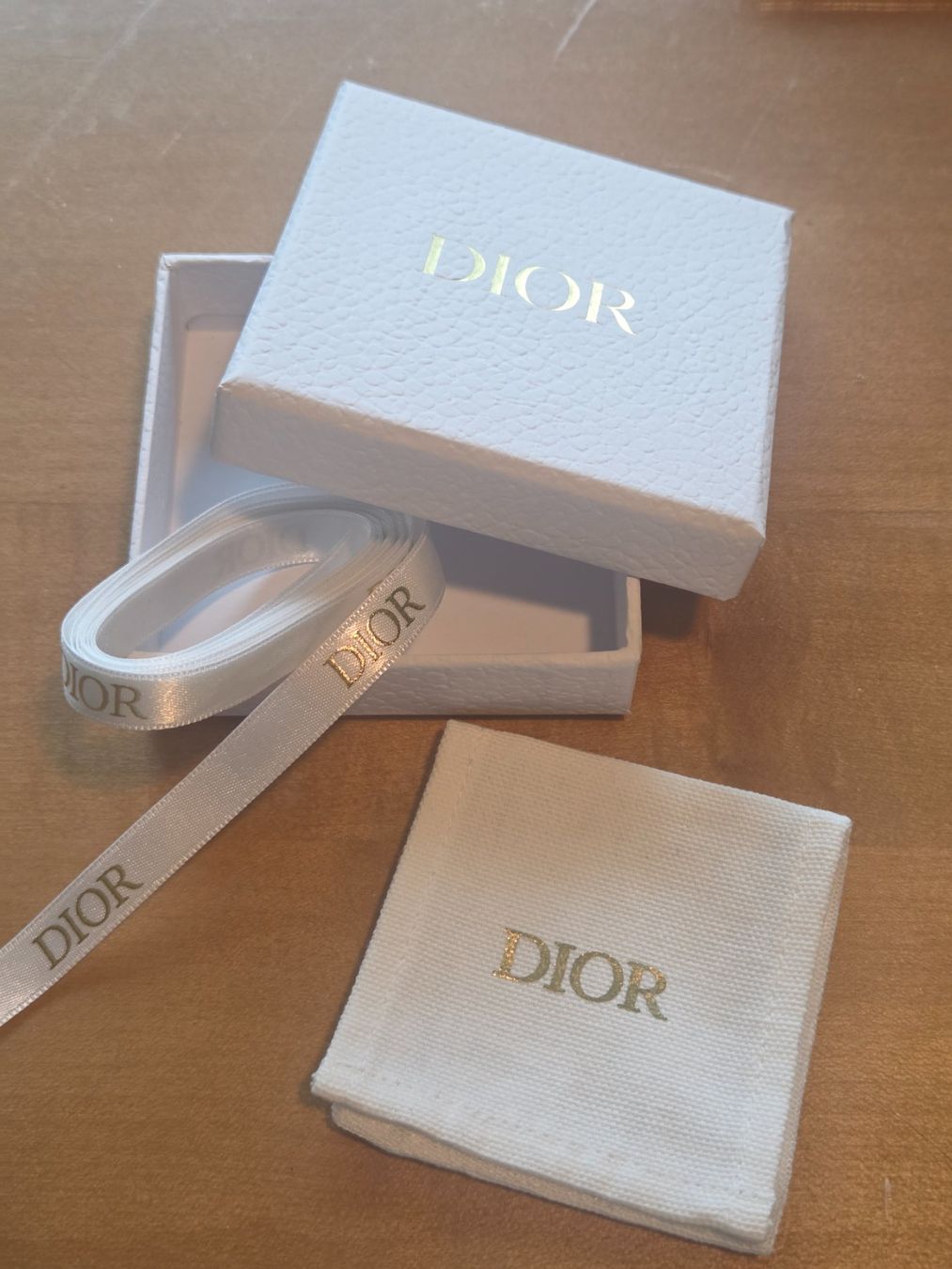 Dior Orecchini pendenti & Orecchini a lobo: DIOR TRIBALES Ohrringe mit Perlen - NEU, mit Beutel + Box – Nuovo e nell'imballaggio originale da Luzern venduto da Liliana2013 1