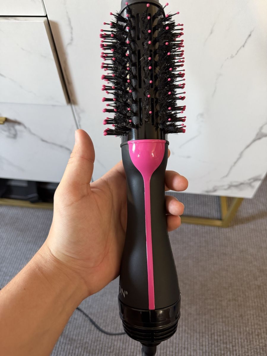Revlon Asciugacapelli: Revlon Haartrockner und Stylingbürste  – Usato da Unterägeri venduto da lisamariagrab 2