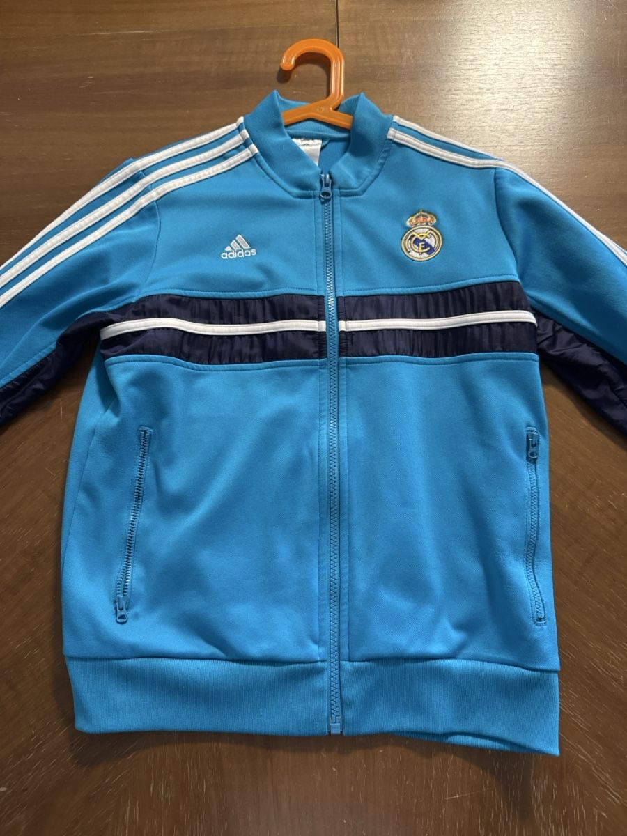 Adidas Jacken & Mäntel: Adidas Real Madrid Jacke in Kindergrösse – Gebraucht aus Wallisellen von I_buy_your_stuff