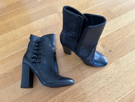 Neuwertige Guess Stiefeletten schwarz Grösse 37