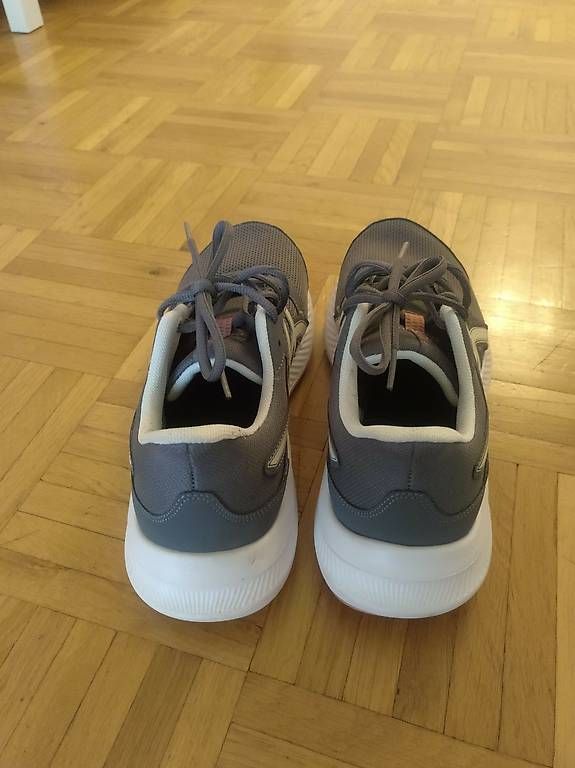 Scarpe da donna: Asics Jolt 4, Grösse 40.5 – Usato da Samedan venduto da t_p_8nvs 1