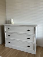 Kommode aus Kiefernholz