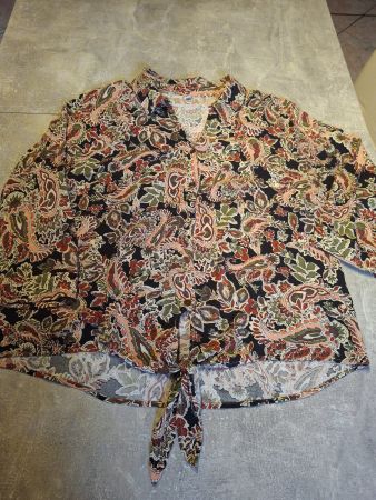 Chemise à nouer taille 42 col en V