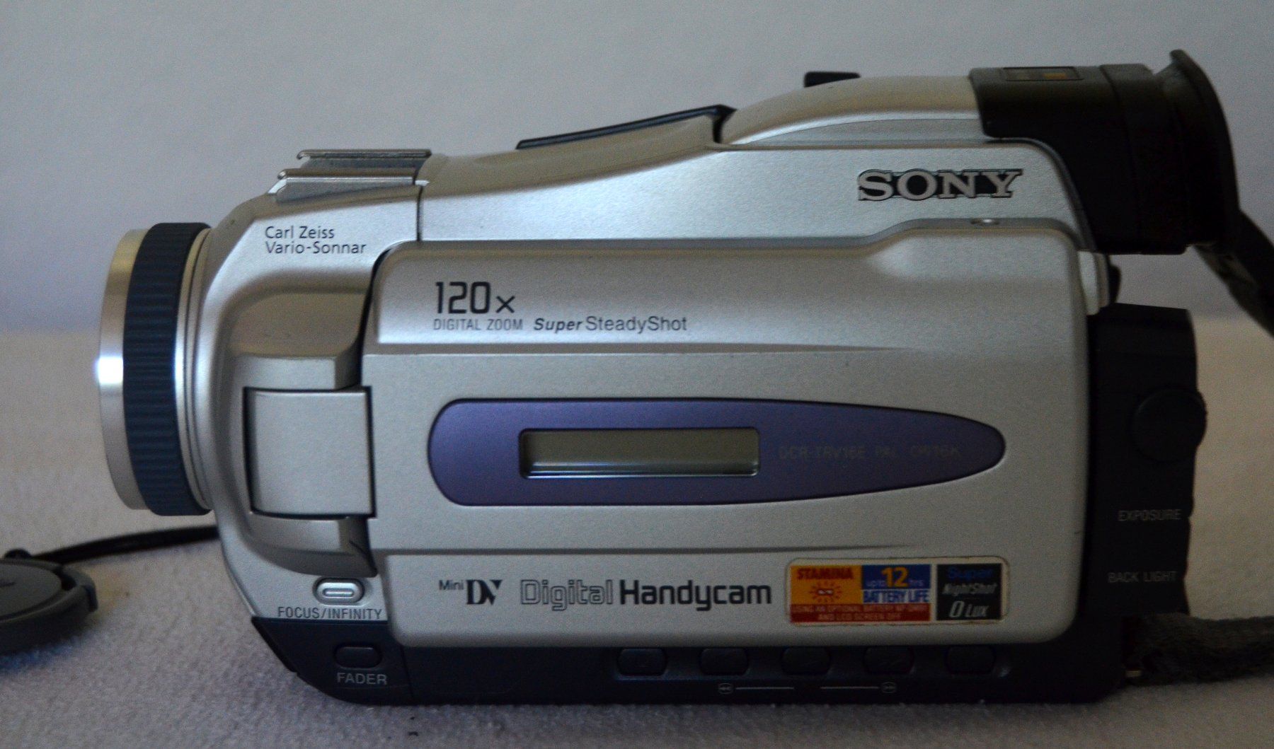 Sony Caméscopes: Sony DCR-TRV16E MiniDV Camcorder / caméscope – Défectueux à Collonges par arashee 2