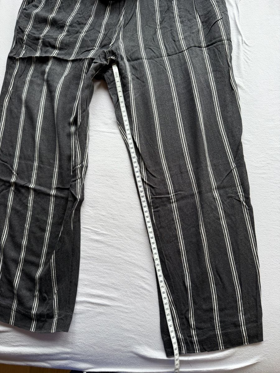 H&M Pantaloni: H&M Stoffhose / 40 – Usato da Kleinandelfingen venduto da lau_10 2