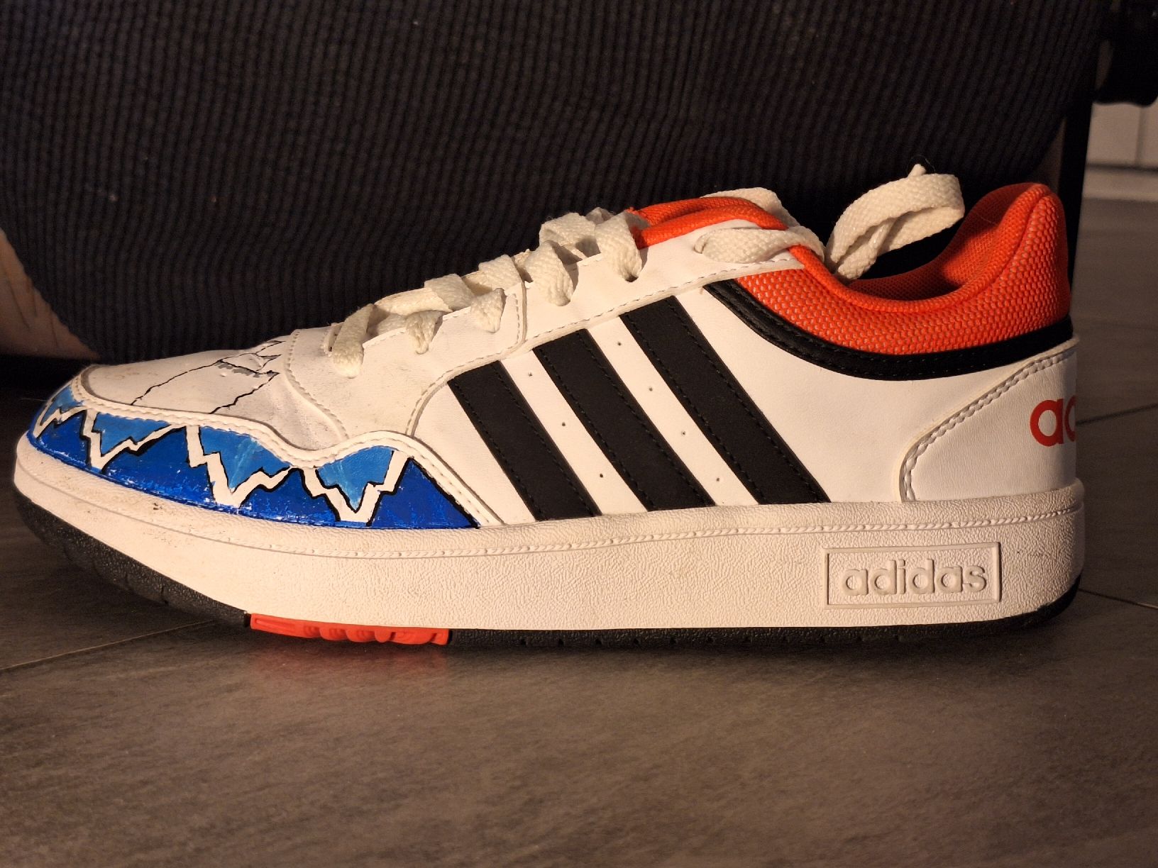 Adidas Scarpe per ragazzi: basket Adidas customisé garçon, taille 38 – Usato da Bursins venduto da Cdje 2