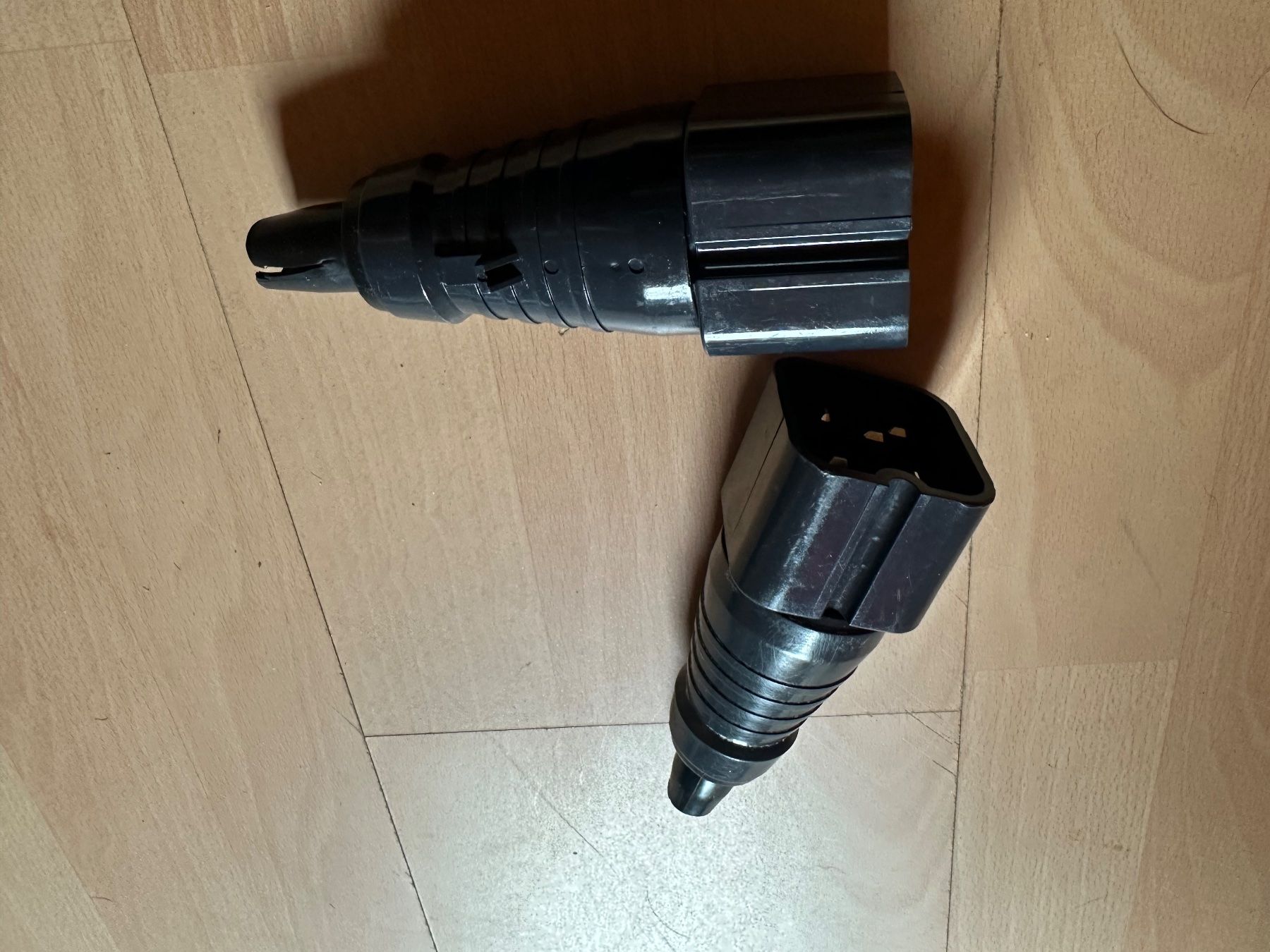 Spine: Stecker J15 5 polig  2.Stück – Usato da Huttwil venduto da Bolpa 2